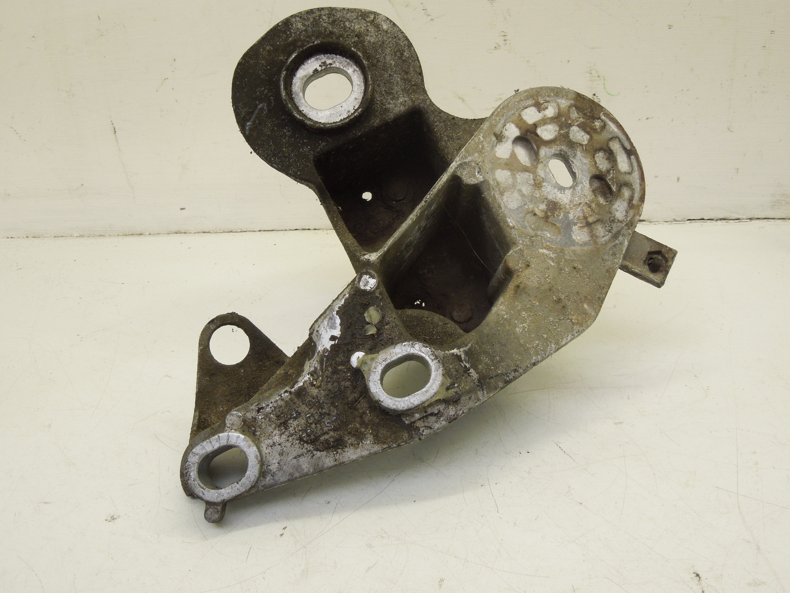 Audi A6 C6 Front Right Engine Mounting Plate Bracket 4F0199352E eBay