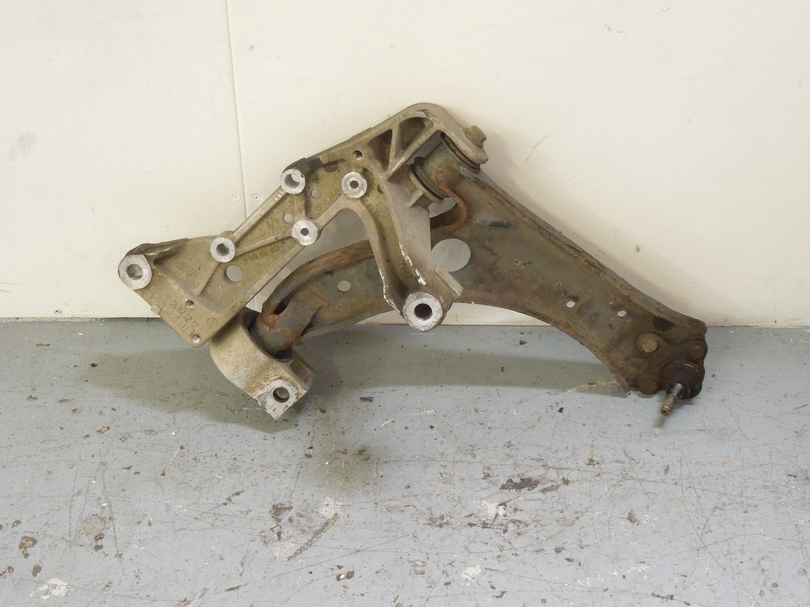 Audi A3 8P Front OS Right Suspension Arm with Mount eBay