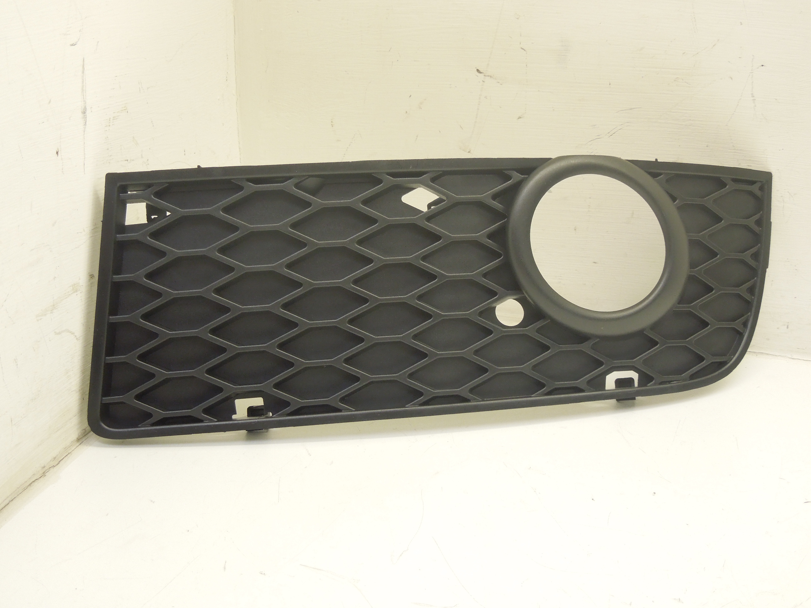 Audi A4 B7 S Line NS Left Lower Bumper Fog Light Grill New