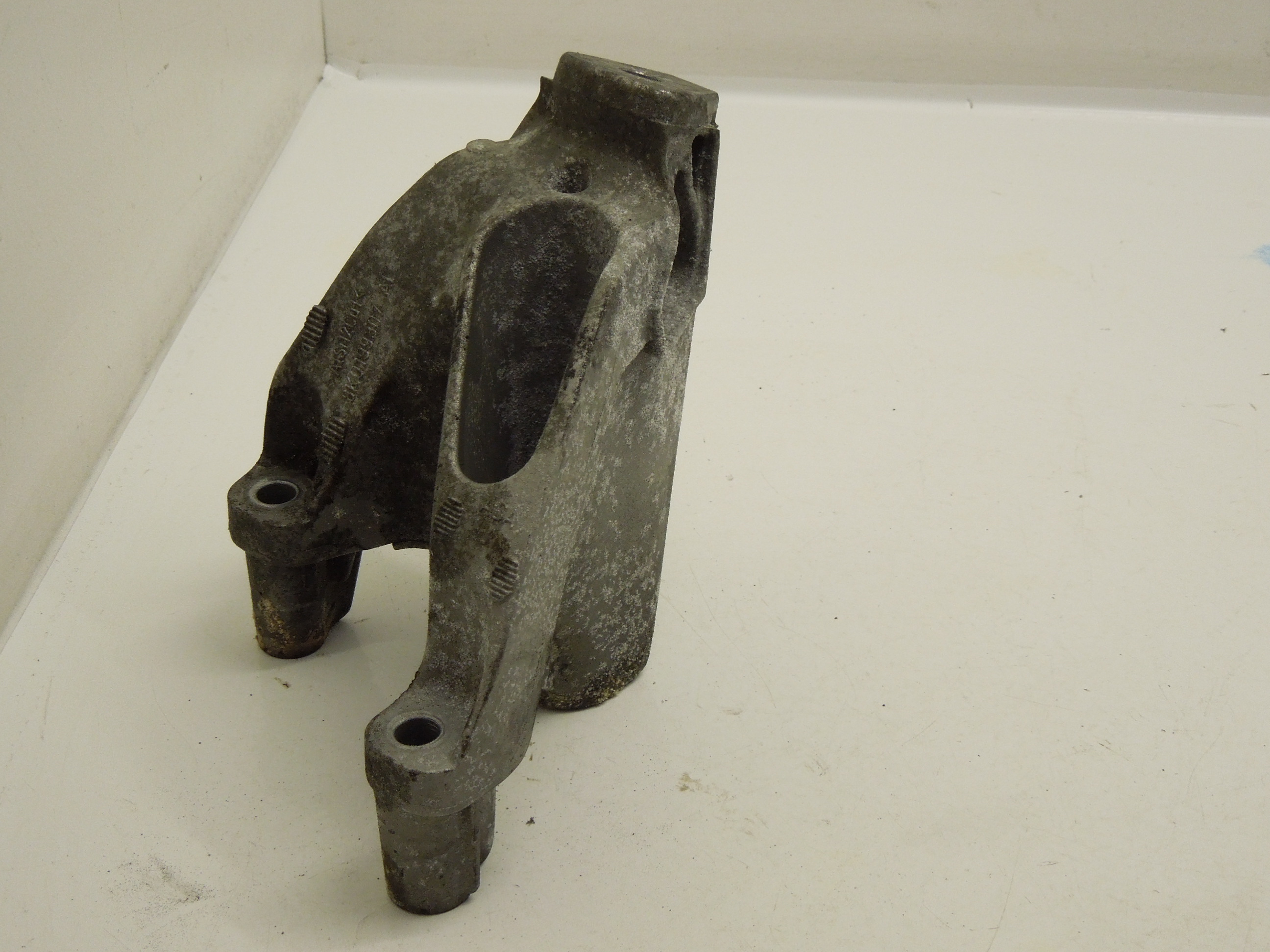 AUDI A4 B8 NS Left 1.8T Petrol Engine Support Mount Bracket 8K0199307AL