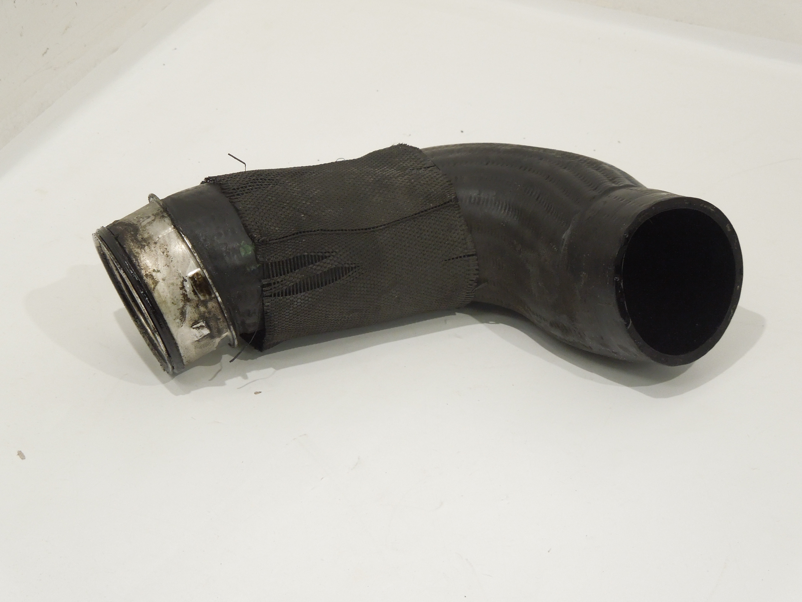 VW Transporter Caravelle 2.5 TDi Turbo Intercooler Hose Pipe 7H0145980C - Picture 1 of 1