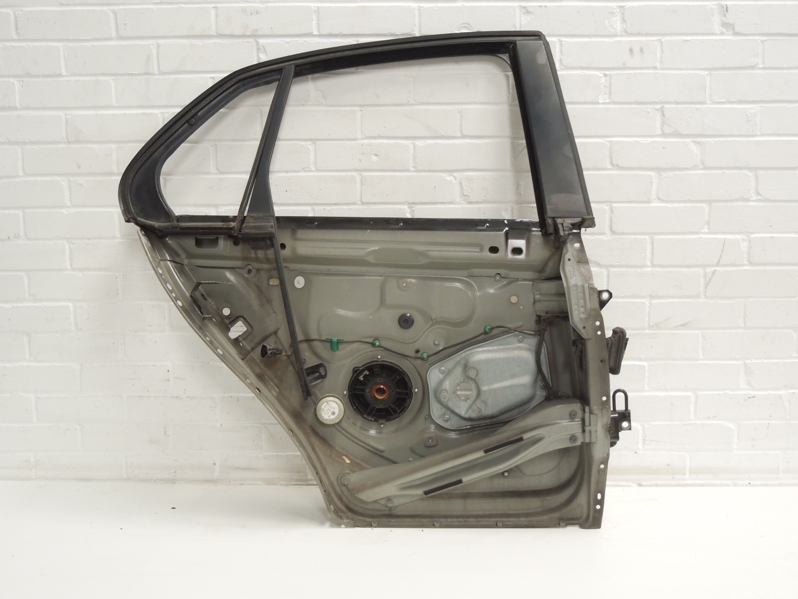 Vw Jetta Mk5 Rear Os Right Inner Door Frame Black Ebay