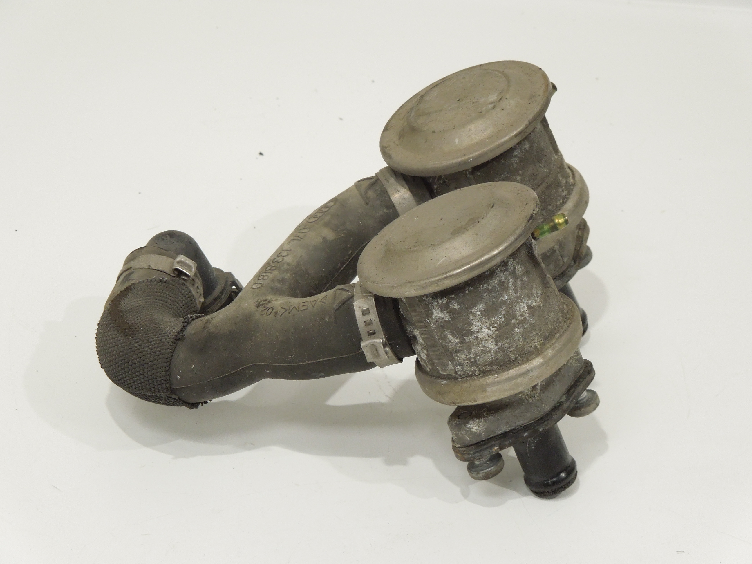 Audi S8 V10 5.2 Secondary Air Combi Valves Pair 06B131101H eBay
