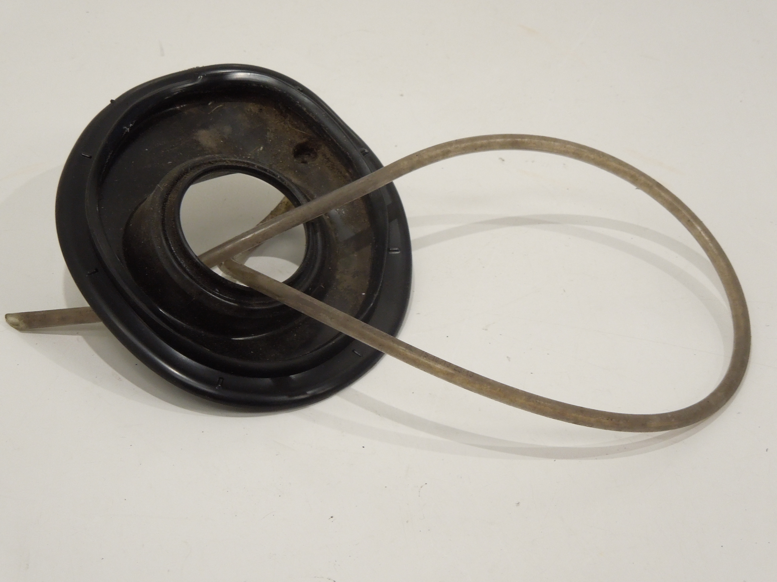 Audi-A4-B8-Petrol-Diesel-Fuel-Filler-Rubber-Insert-Gasket-8K0809933C
