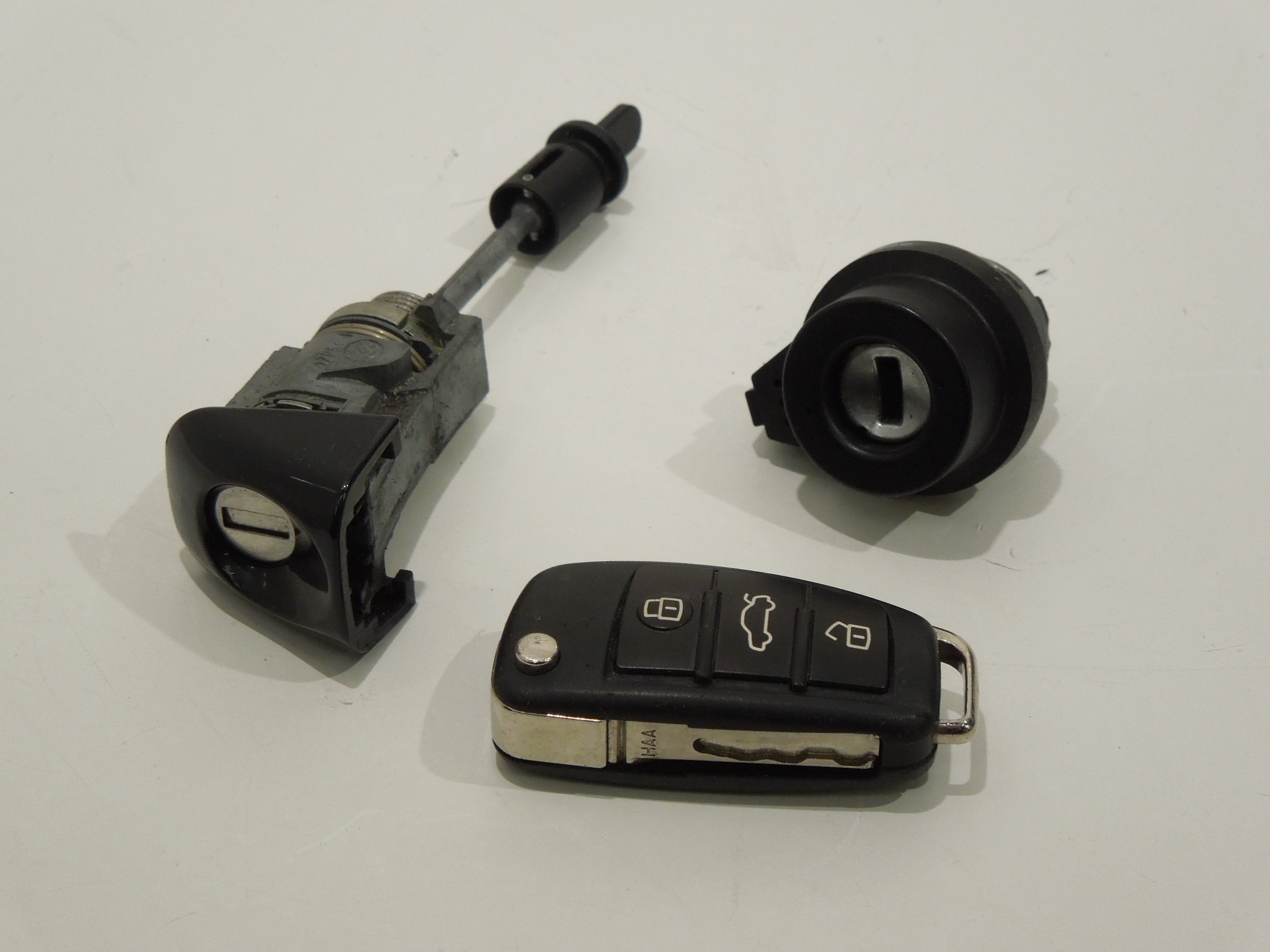 Audi A1 8X Ignition Barrel Door Lock and Flip Key eBay