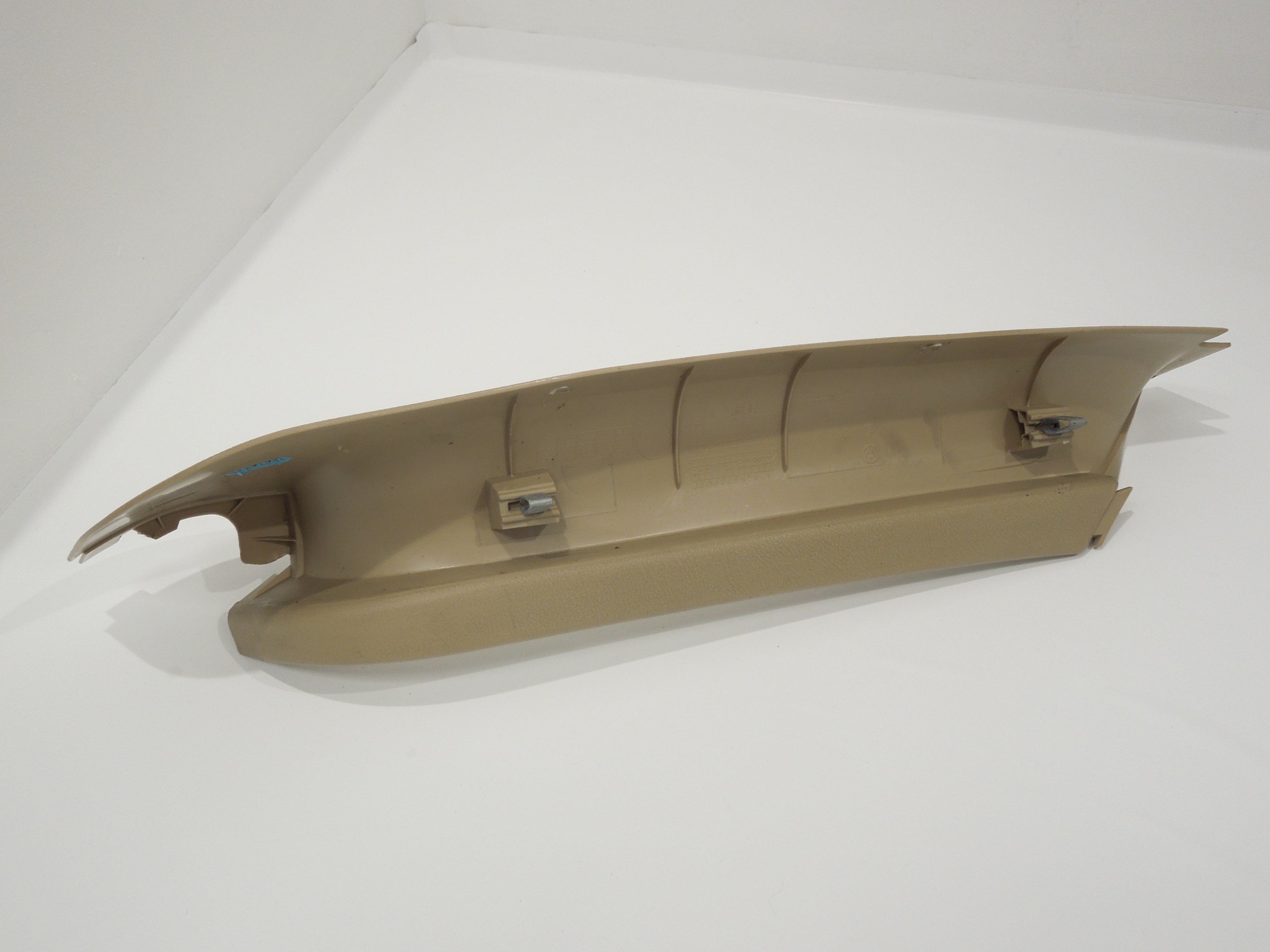 VW TOUAREG 7L NS Left Tailgate WIndow Trim Pure Beige 1 7L6867671B £27