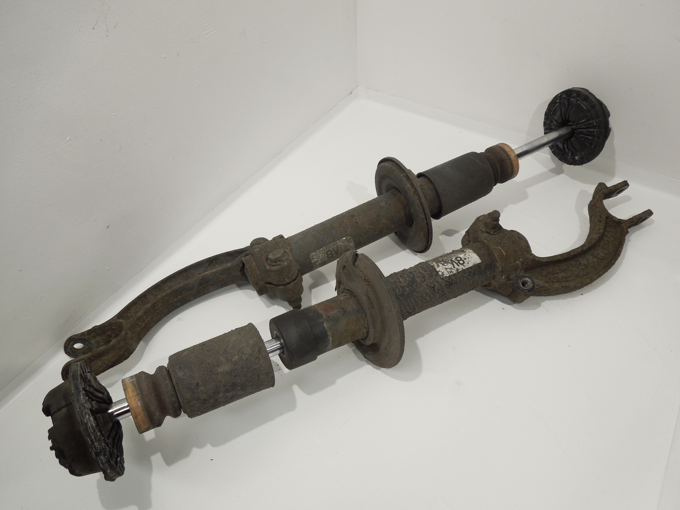 Audi A4 B8 Pair Front Shock Absorbers 8K0413031AG eBay