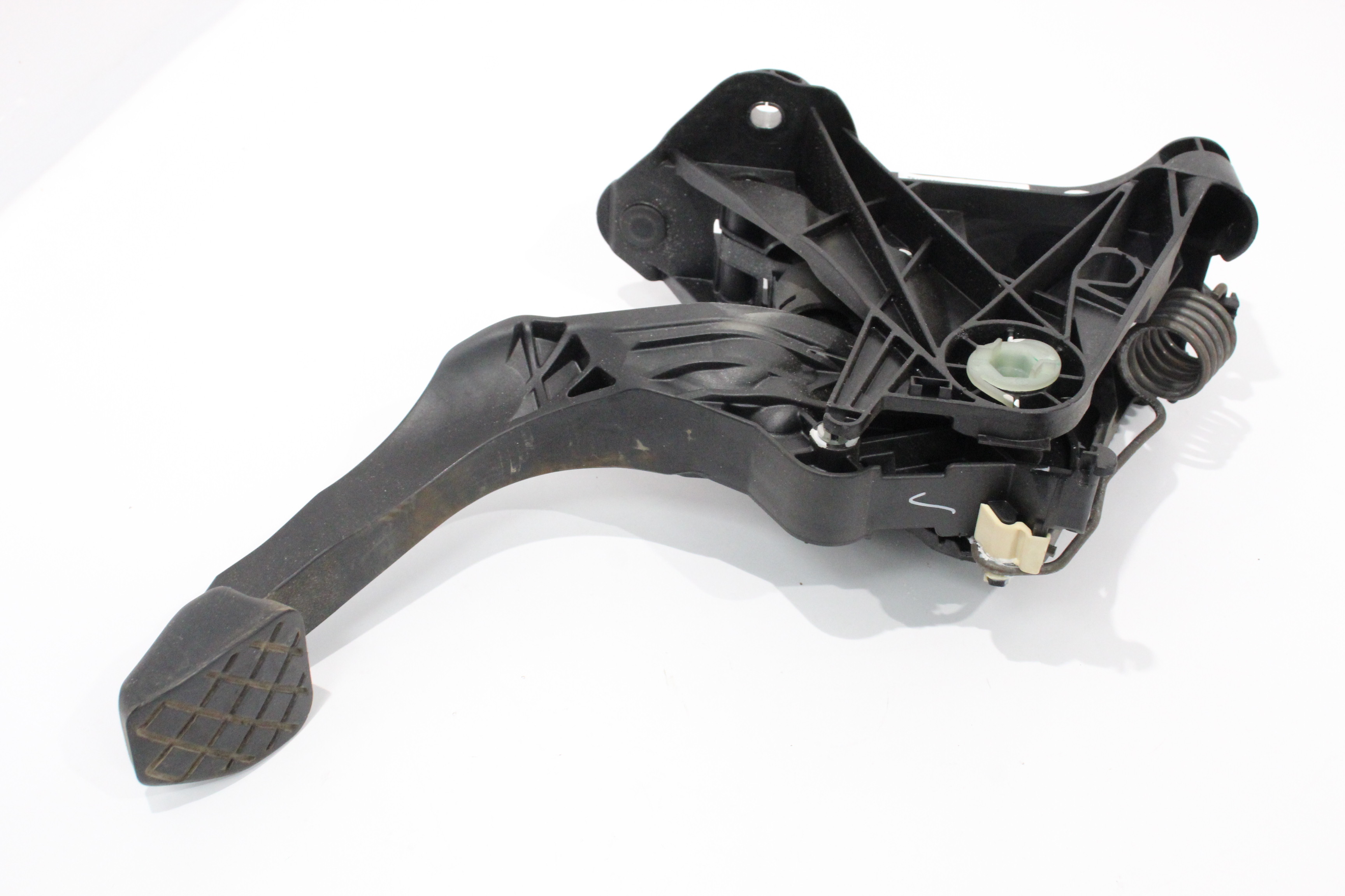 AUDI A3 8V Clutch Pedal Assembly with Master Cylinder 5Q2721059AQ £31.