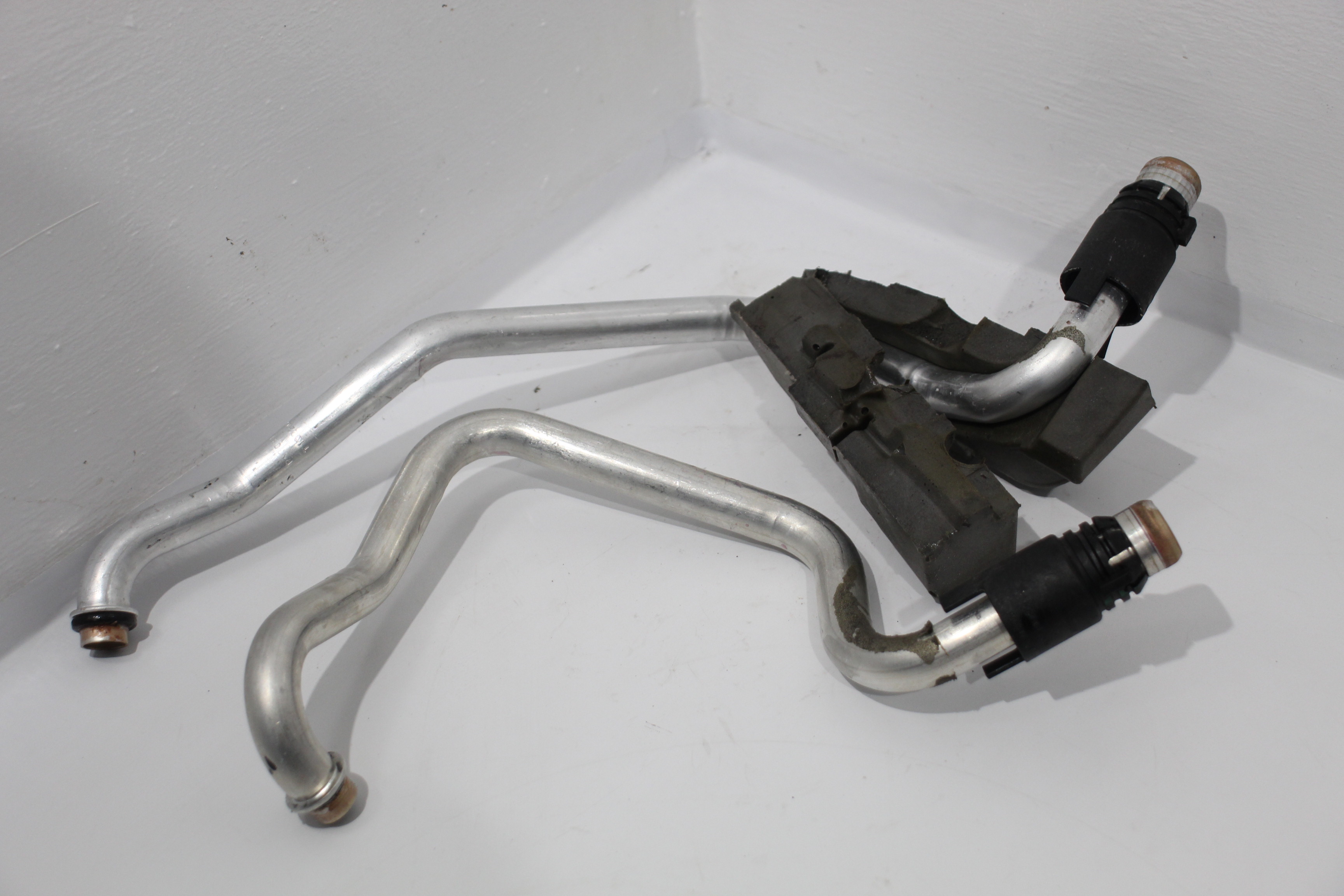 VW GOLF 5G Mk7 Heater Matrix Heat Exchanger Connecting Pipes 5Q0898400A ...