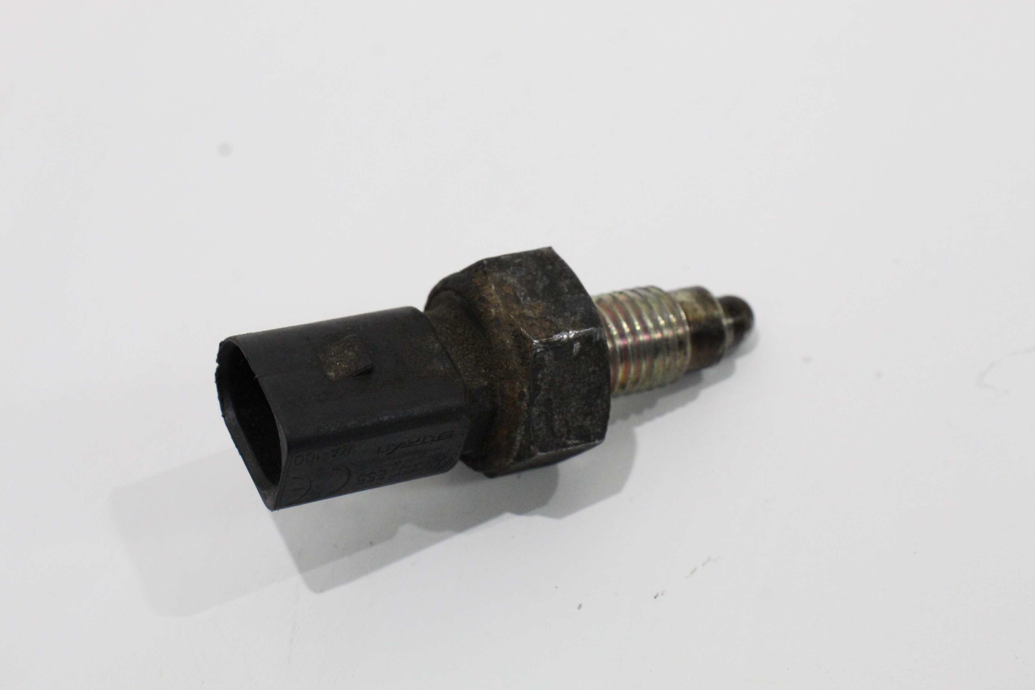 VW Caravelle T5 T5 FL Reversing Light Switch Plug 2 Pin 02K945415G eBay