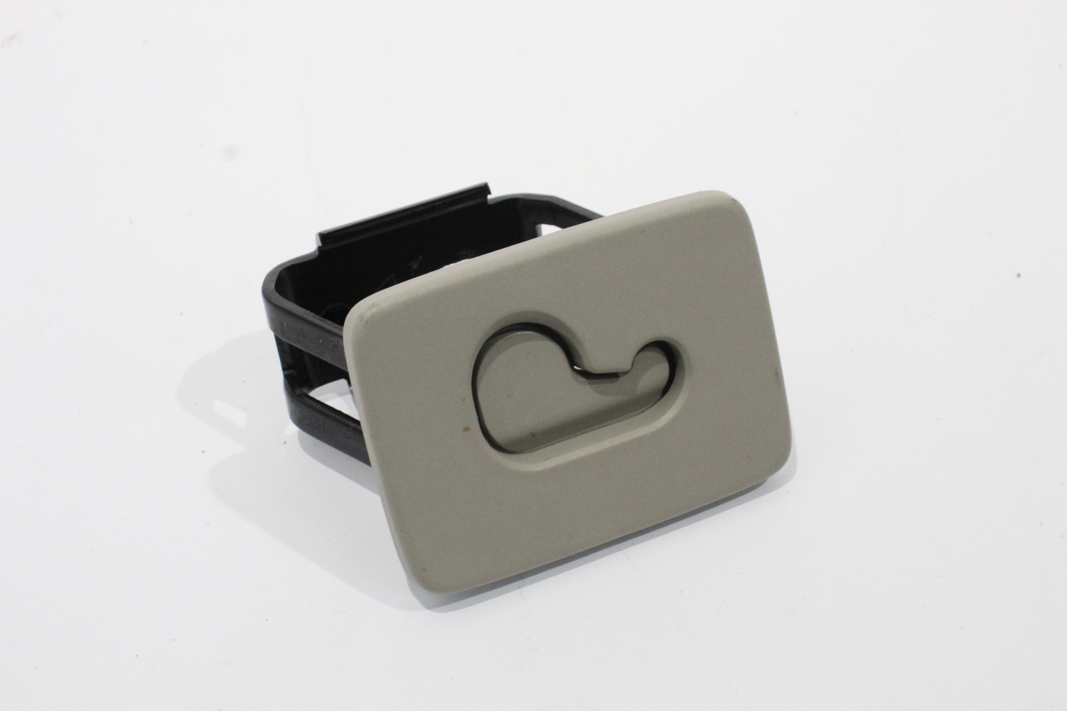 AUDI A4 B8 OS Right Luggage Retaining Net Locking Socket Lug Grey