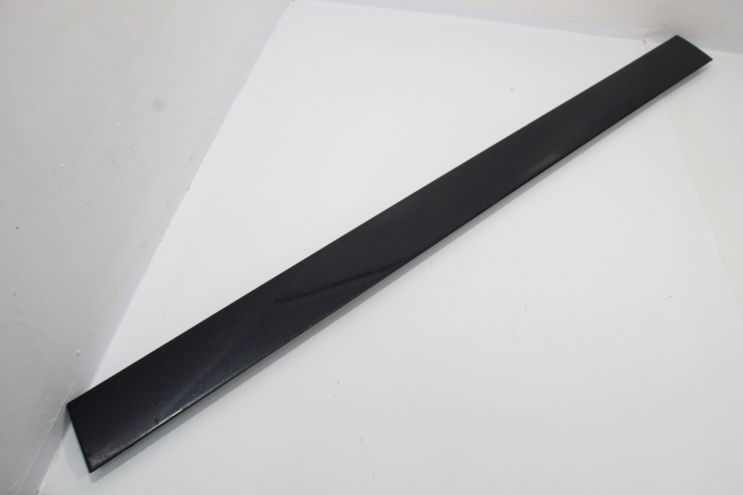 Audi A6 C6 Front OS Right Lower Door Strip Trim Oyster Grey LZ7Q ...