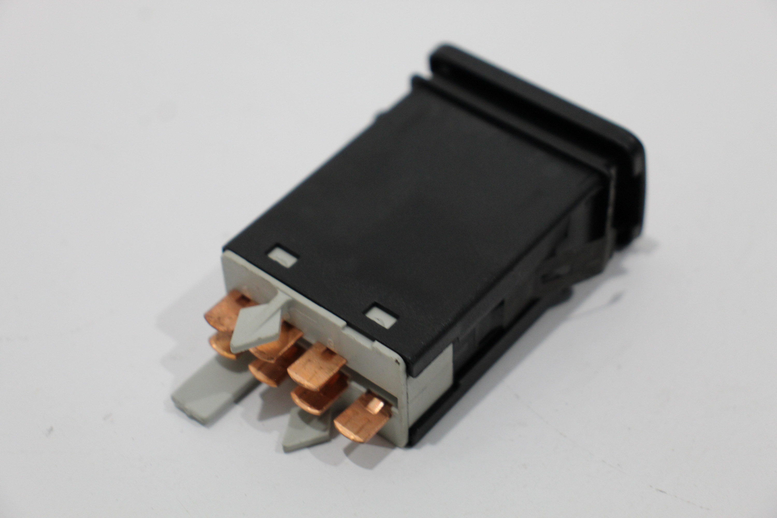 VW GOLF VAN 1J Mk4 Hazard Warning Light Switch 1J0953235J £15.99